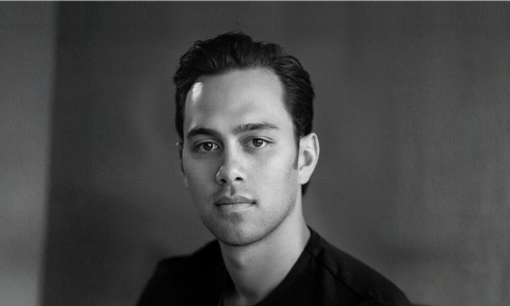 He Kākano: Marmite & Honey (Te Reo Māori)